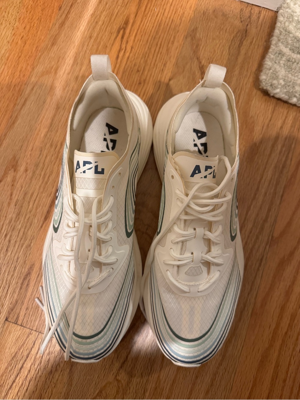 APL Streamline Sneakers | Women’s 7.5 | Ivory/Aqua/Multi